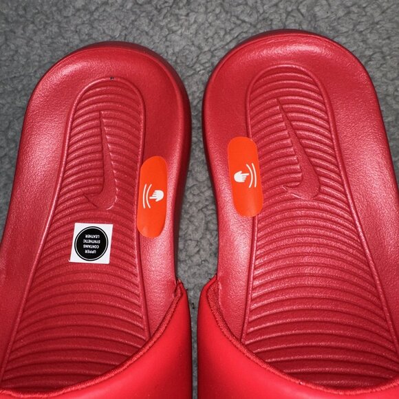 *NEW* Men NIKE VICTORI ONE SLIDES UNIVERSITY RED  Size 6 - Picture 3 of 11